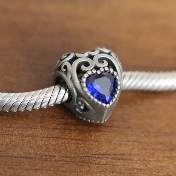 Forever Queen Silver Heart with Blue Birthstone Charm for Snake Chain Bracelet - Picture 3 of 7